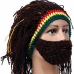 Déguisement perruque rasta avec barbe, sur tête mannequin.