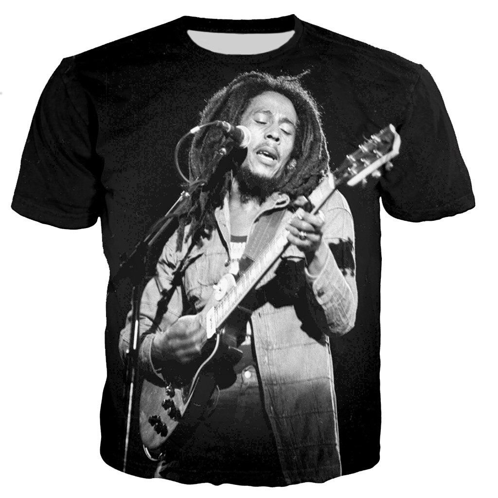 T-shirt noir imprimé Bob Marley qui chante.