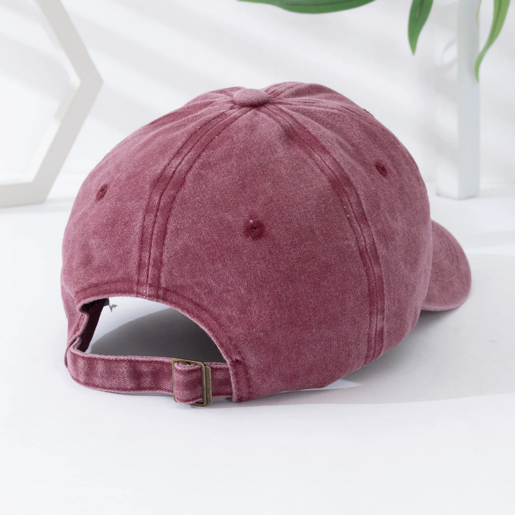 Casquette en Jean Délavée avec une Inscription et un Cœur
