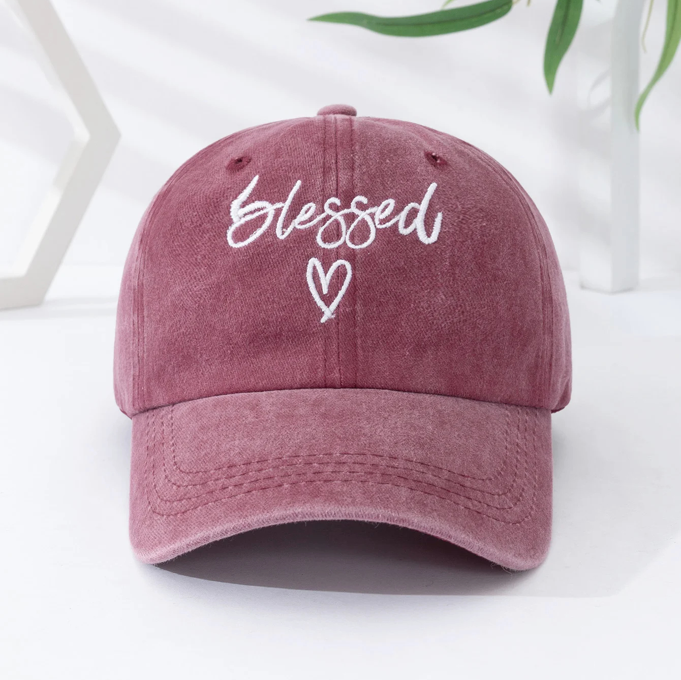 Casquette en Jean Délavée avec une Inscription et un Cœur