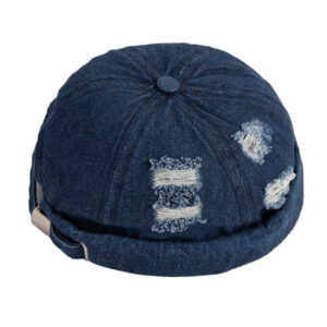 Casquette en Jean Style Bonnet avec des Trous sur fond blanc