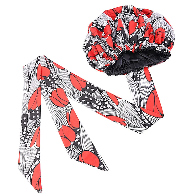 Foulard Africain Style Bonnet en Satin avec Motif Imprimé sur fond blanc