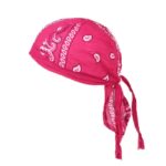 Casquette Bandana Fashion et Confortable de côté et sur fond blanc