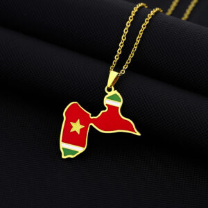 Collier Drapeau Guadeloupe en Acier Inoxydable sur fond noir